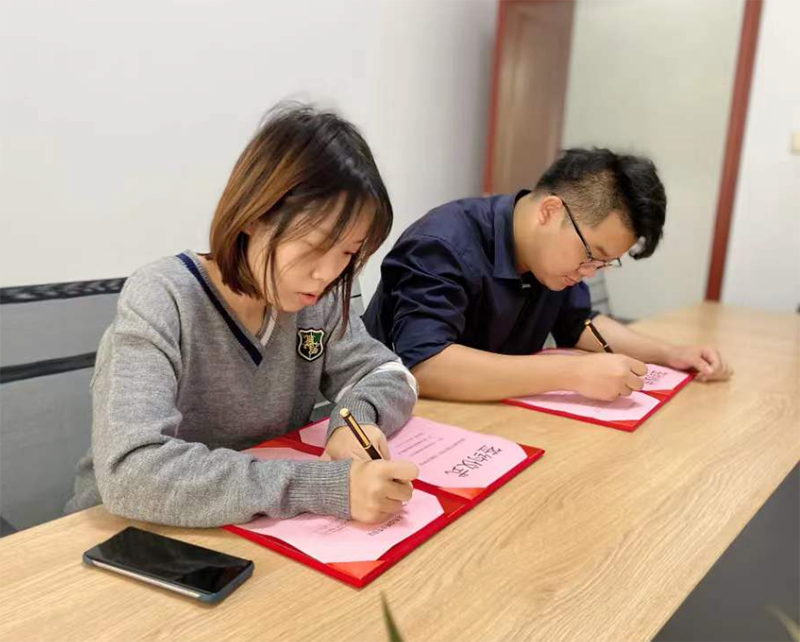 簽約現(xiàn)場 簽約現(xiàn)場